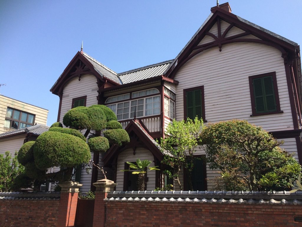 Cute houses on our walk towards Kitano