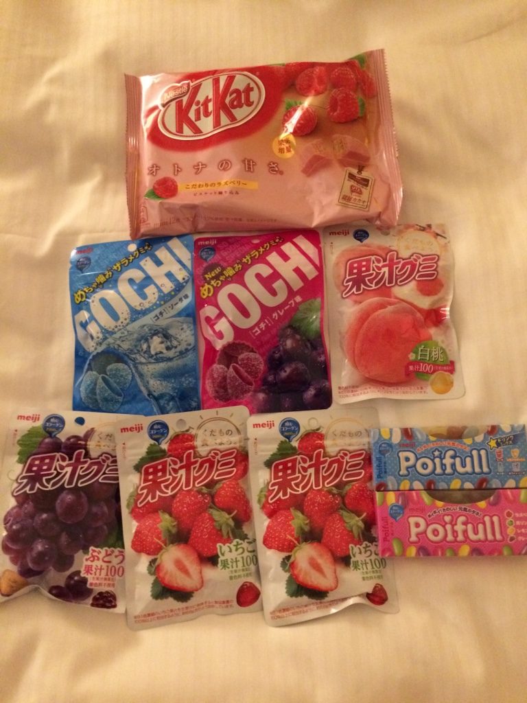 Japanese snacks are the best! 