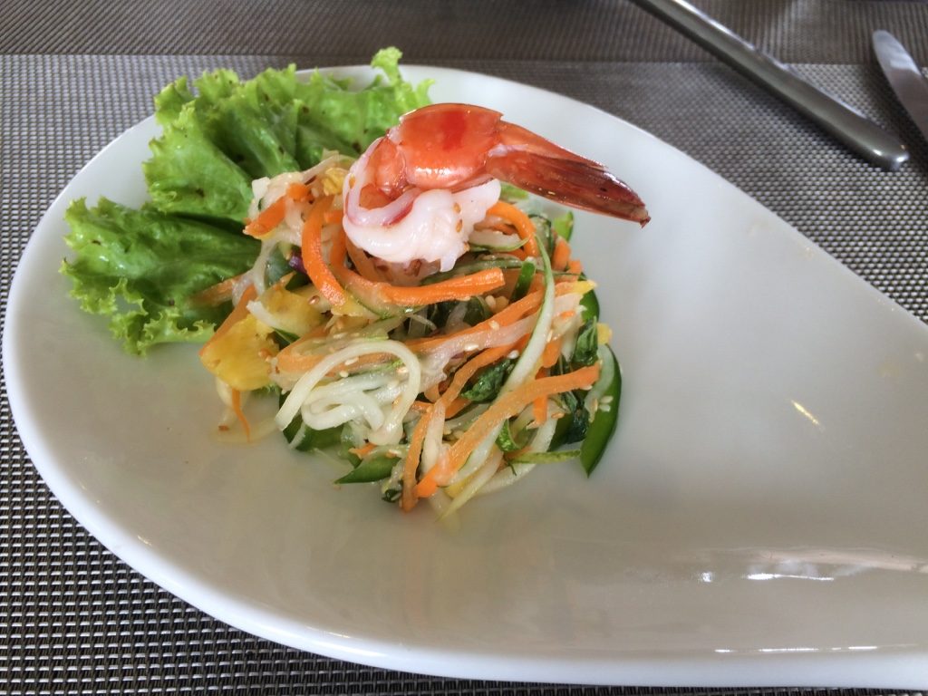 Papaya salad with a prawn