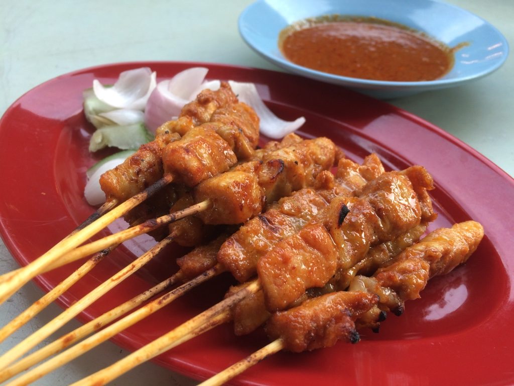 10 chicken satay skewers (10 MYR = $3.25 CAD)